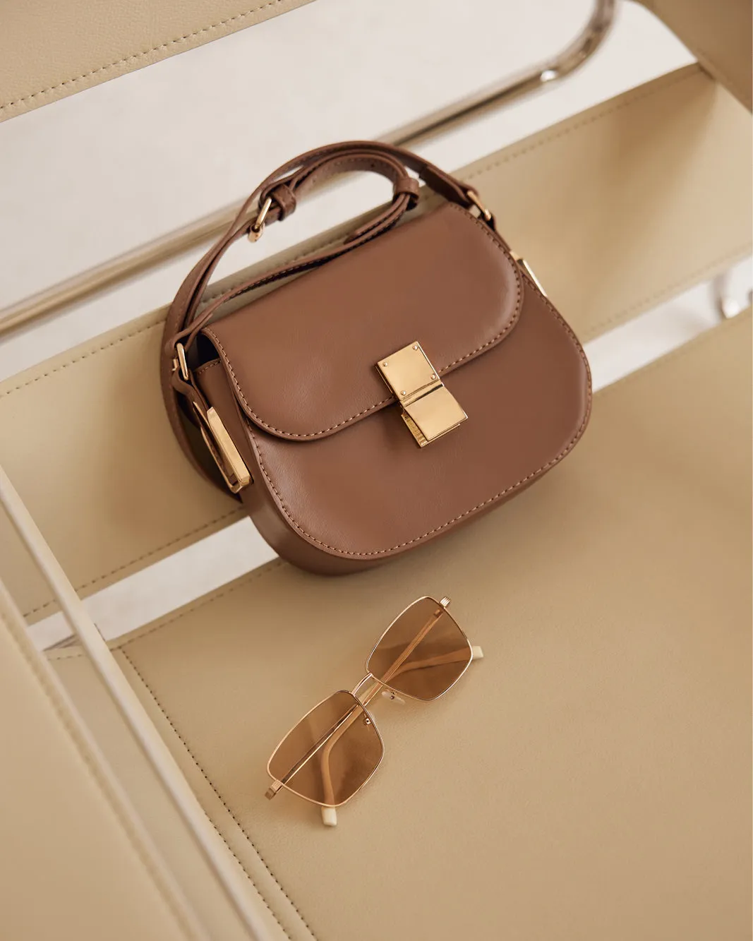 CALIDA CROSS BODY BAG - TAN