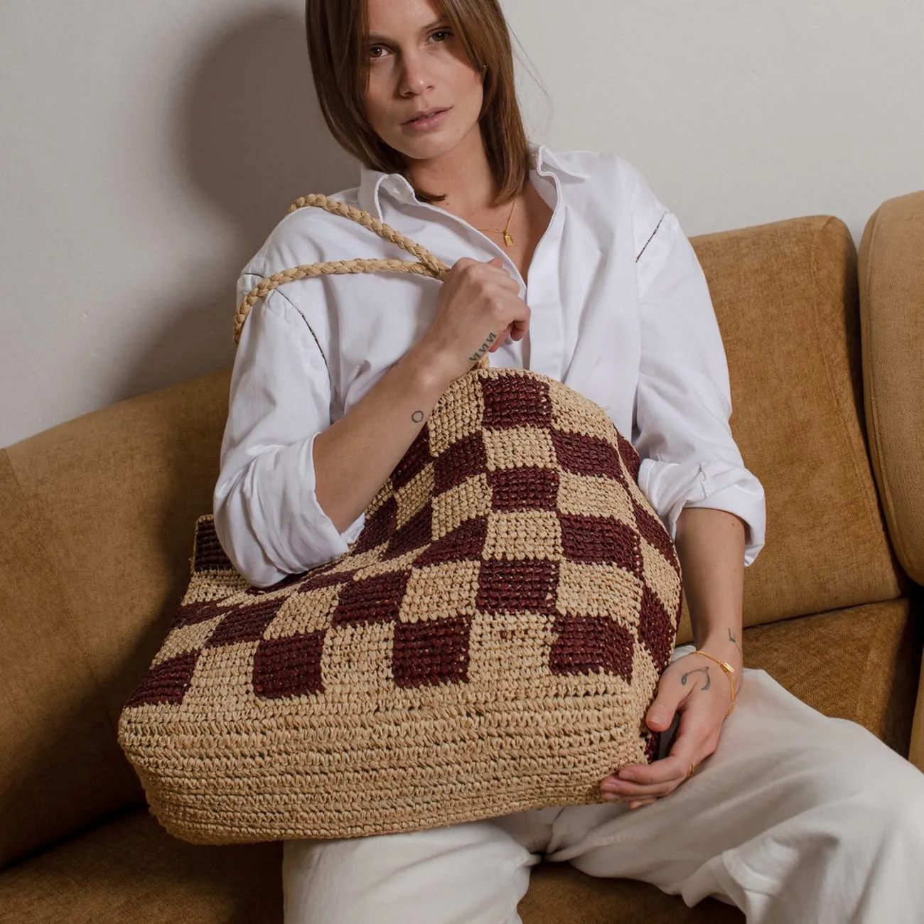 CHECK STRAW BAG LARGE NATURAL BROWN